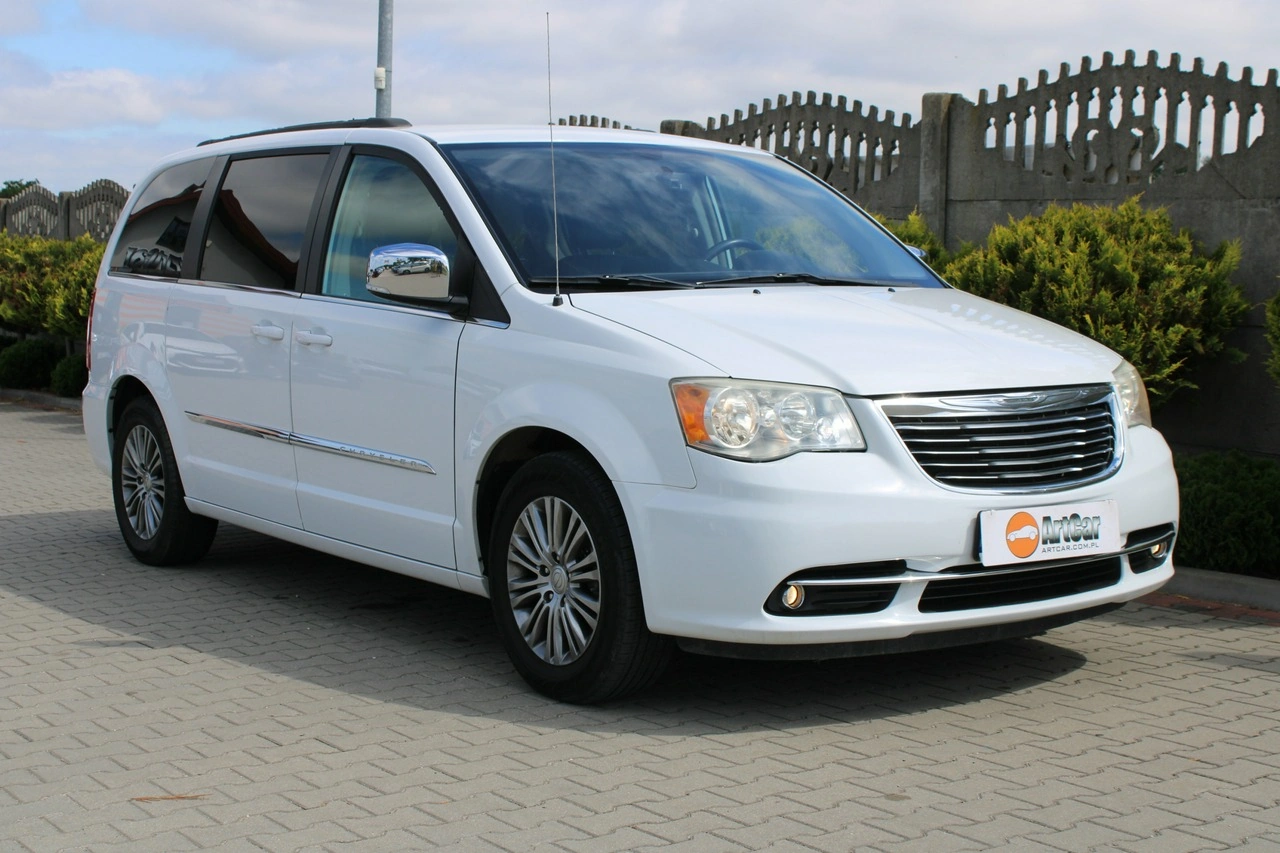Chrysler Town & Country - Zdjęcie 41