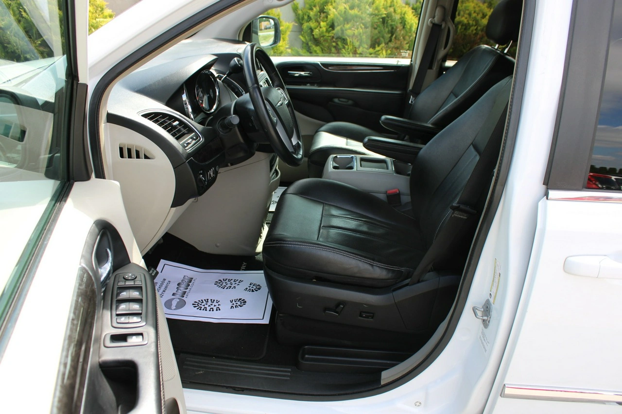Chrysler Town & Country - Zdjęcie 42