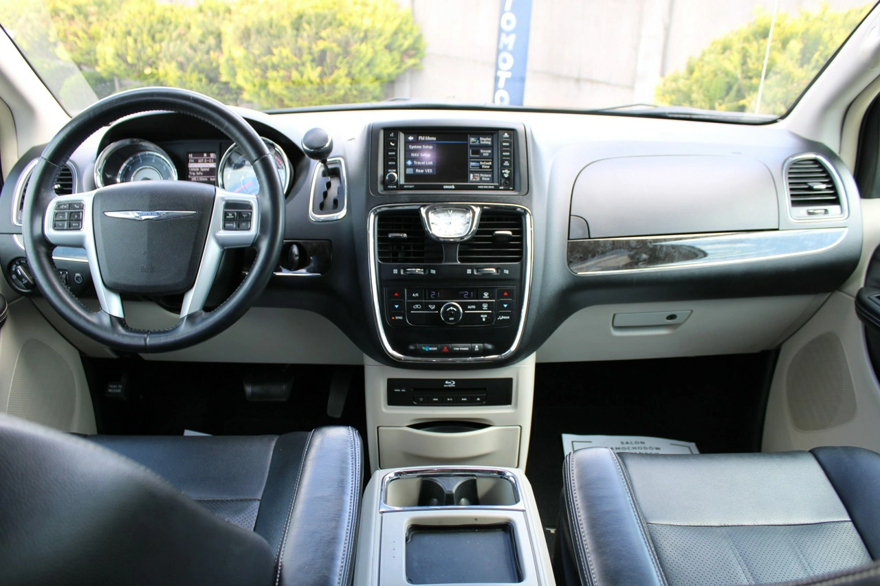 Chrysler Town & Country - Zdjęcie 43