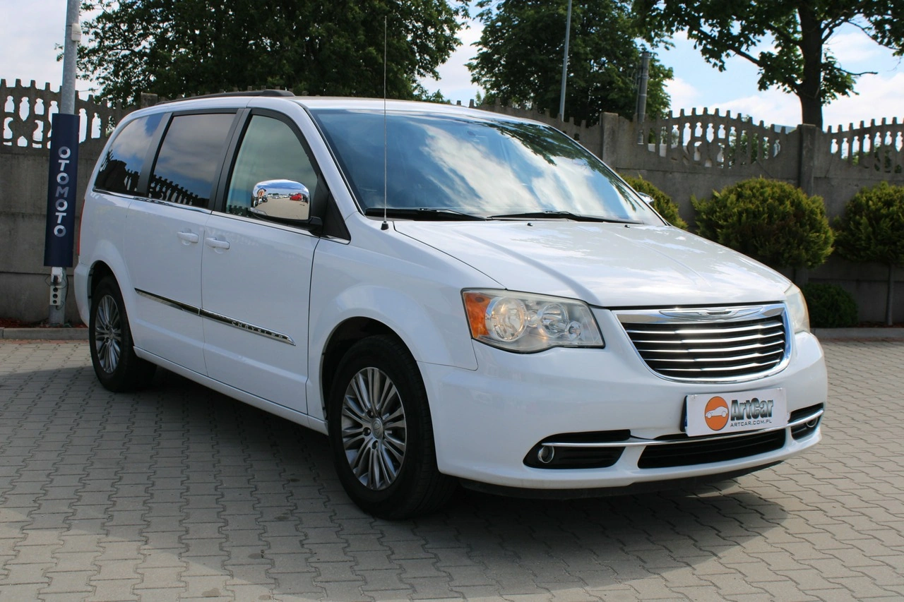 Chrysler Town & Country - Zdjęcie 45