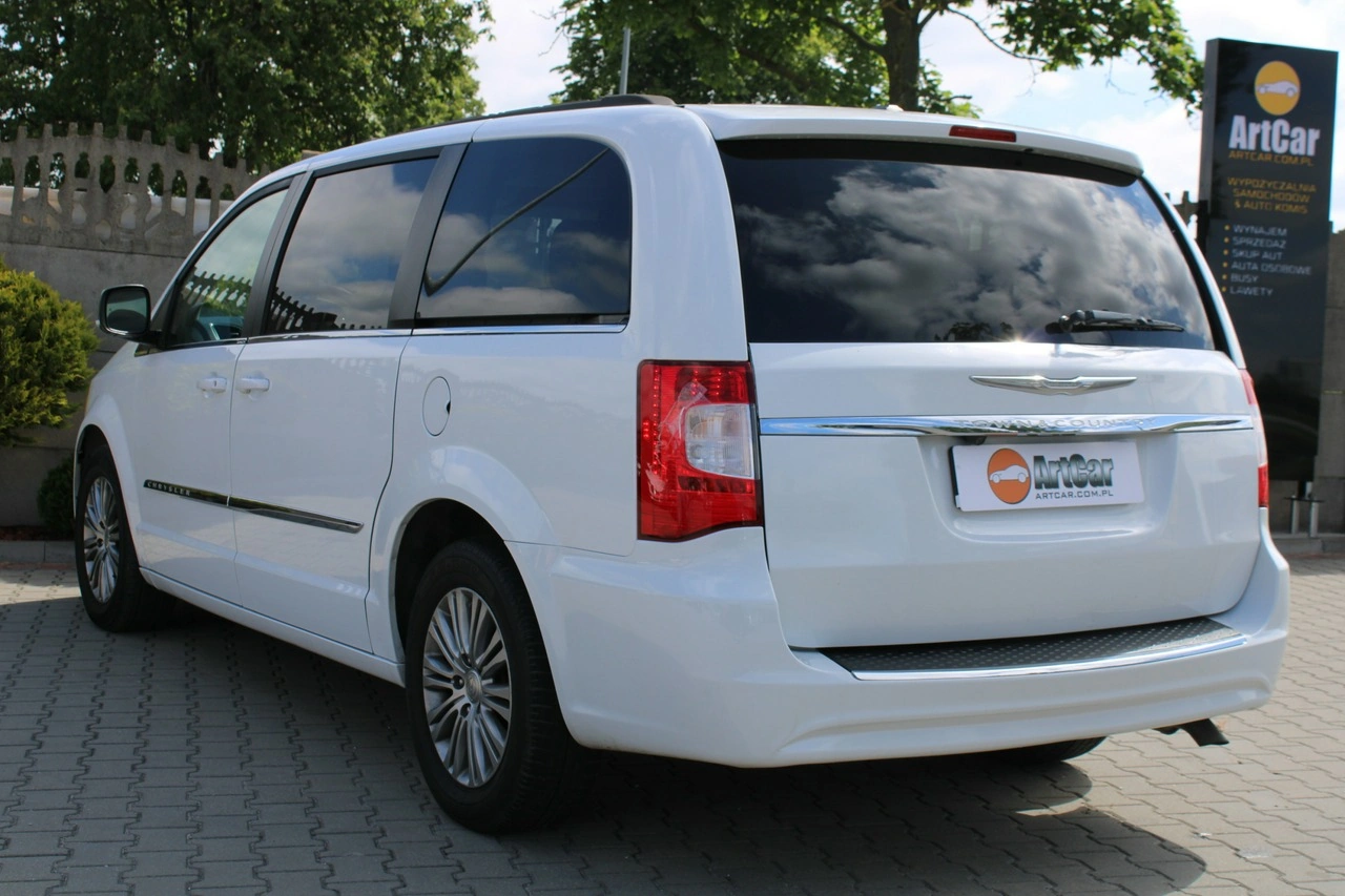 Chrysler Town & Country - Zdjęcie 5