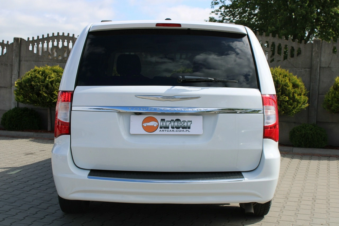 Chrysler Town & Country - Zdjęcie 7