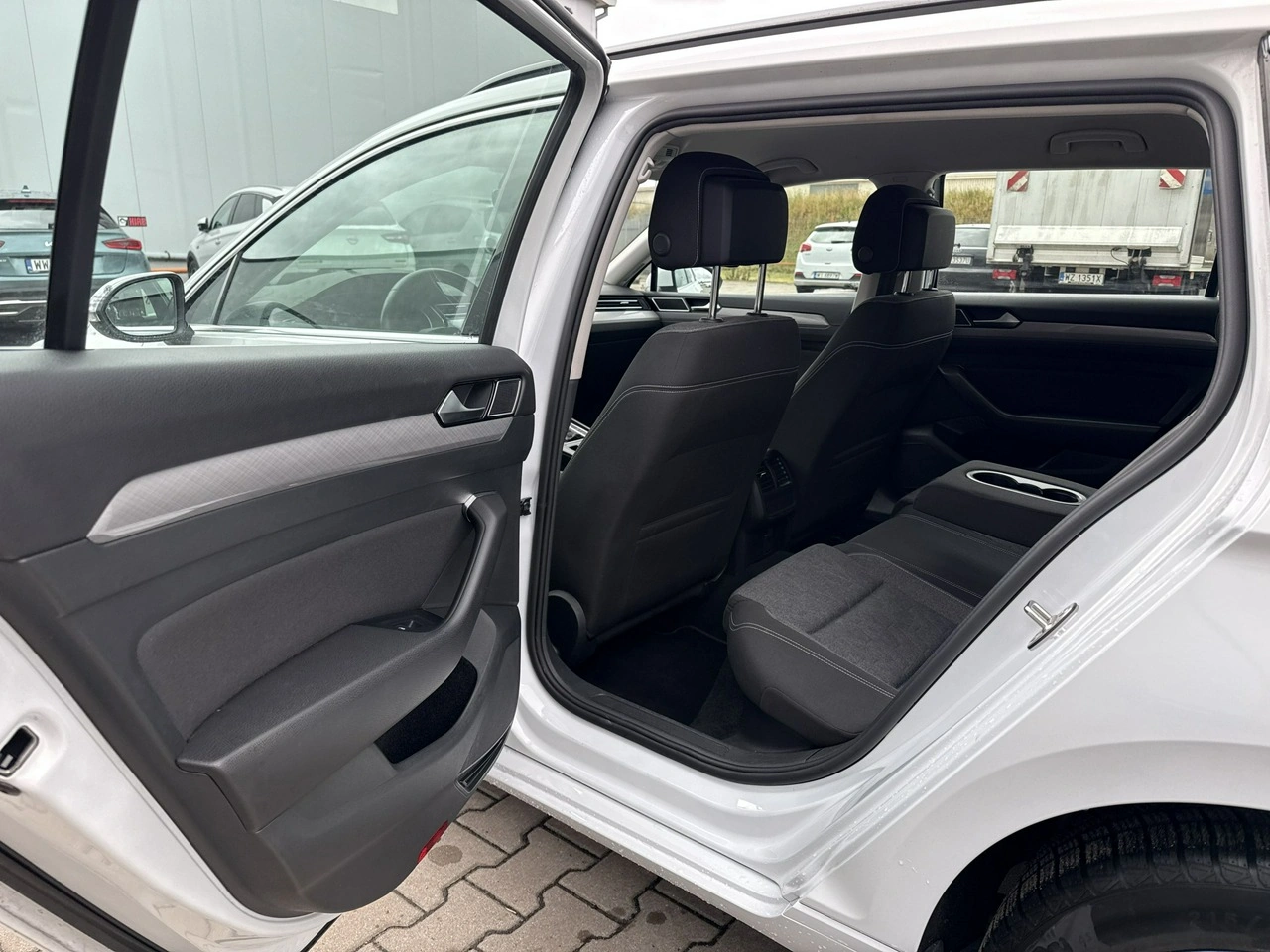 Volkswagen Passat - Zdjęcie 13