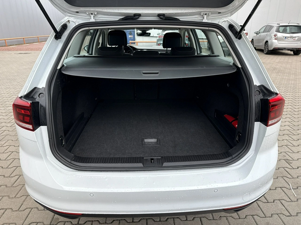 Volkswagen Passat - Zdjęcie 15