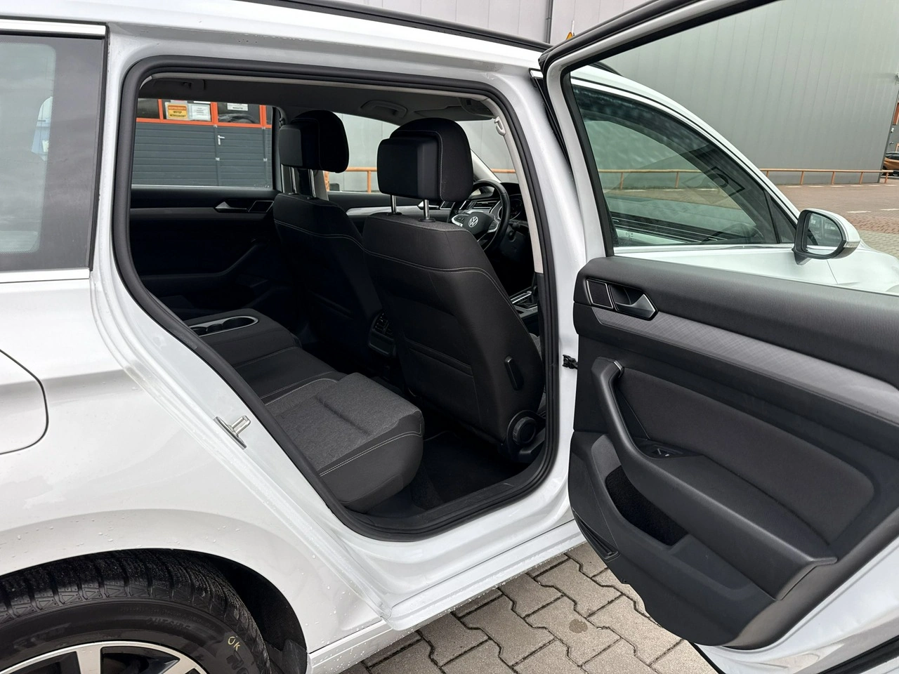 Volkswagen Passat - Zdjęcie 16