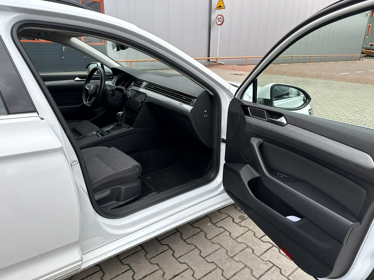 Volkswagen Passat - Zdjęcie 18