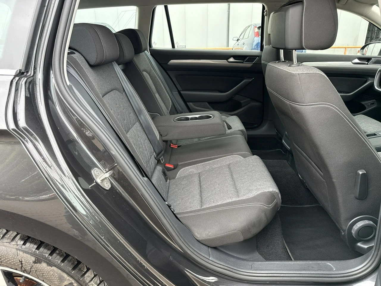 Volkswagen Passat - Zdjęcie 17