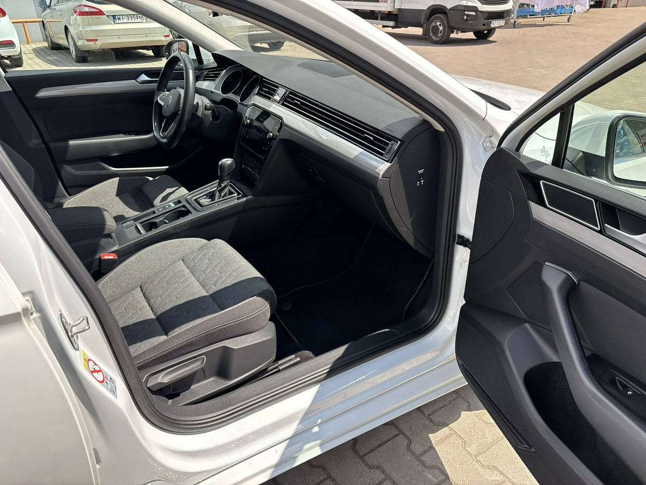 Volkswagen Passat - Zdjęcie 15