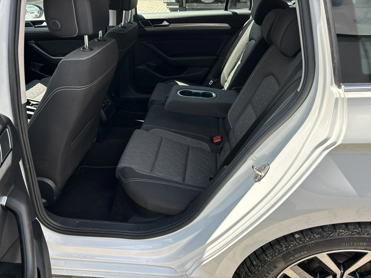 Volkswagen Passat - Zdjęcie 19