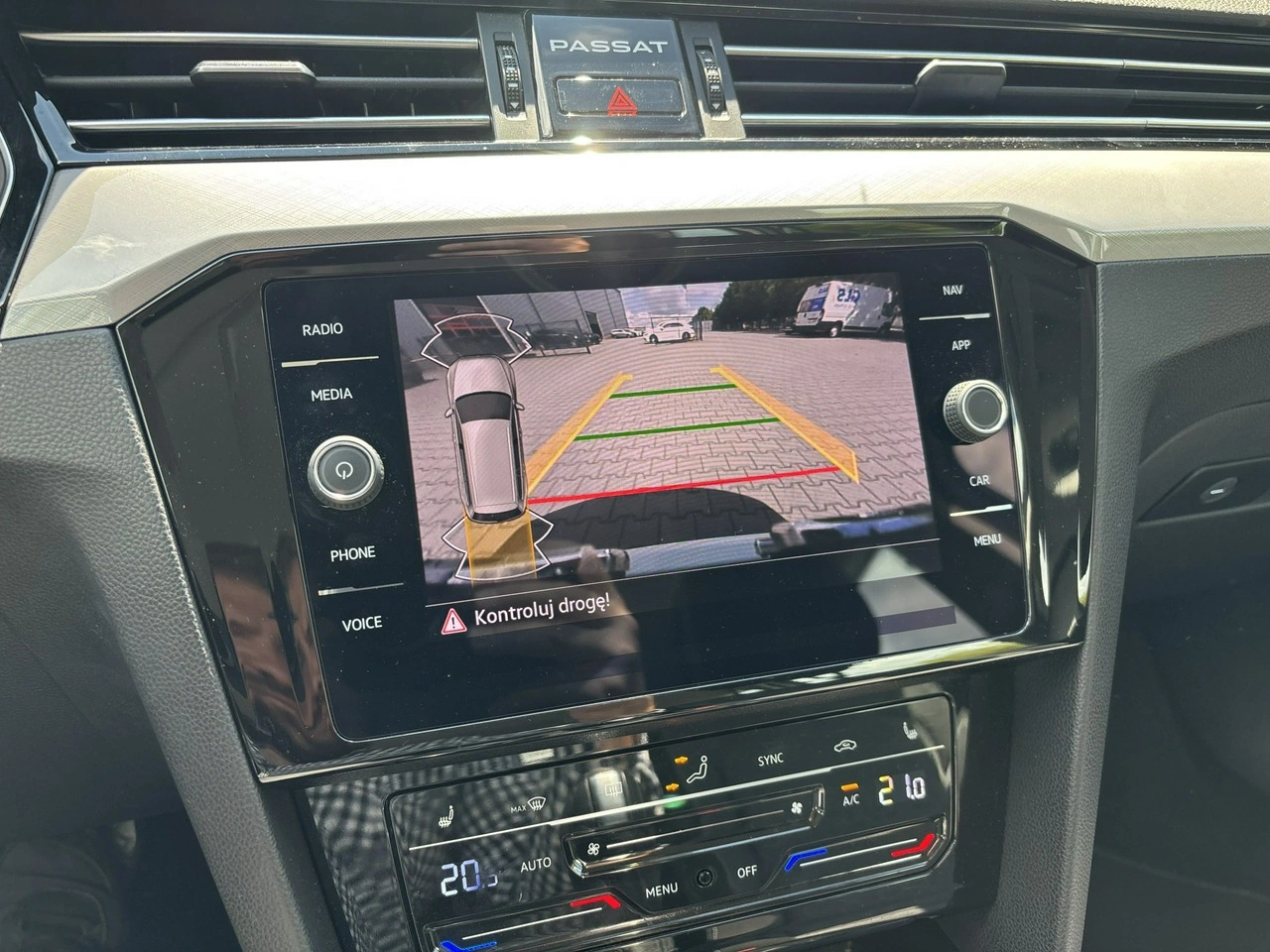 Volkswagen Passat - Zdjęcie 23