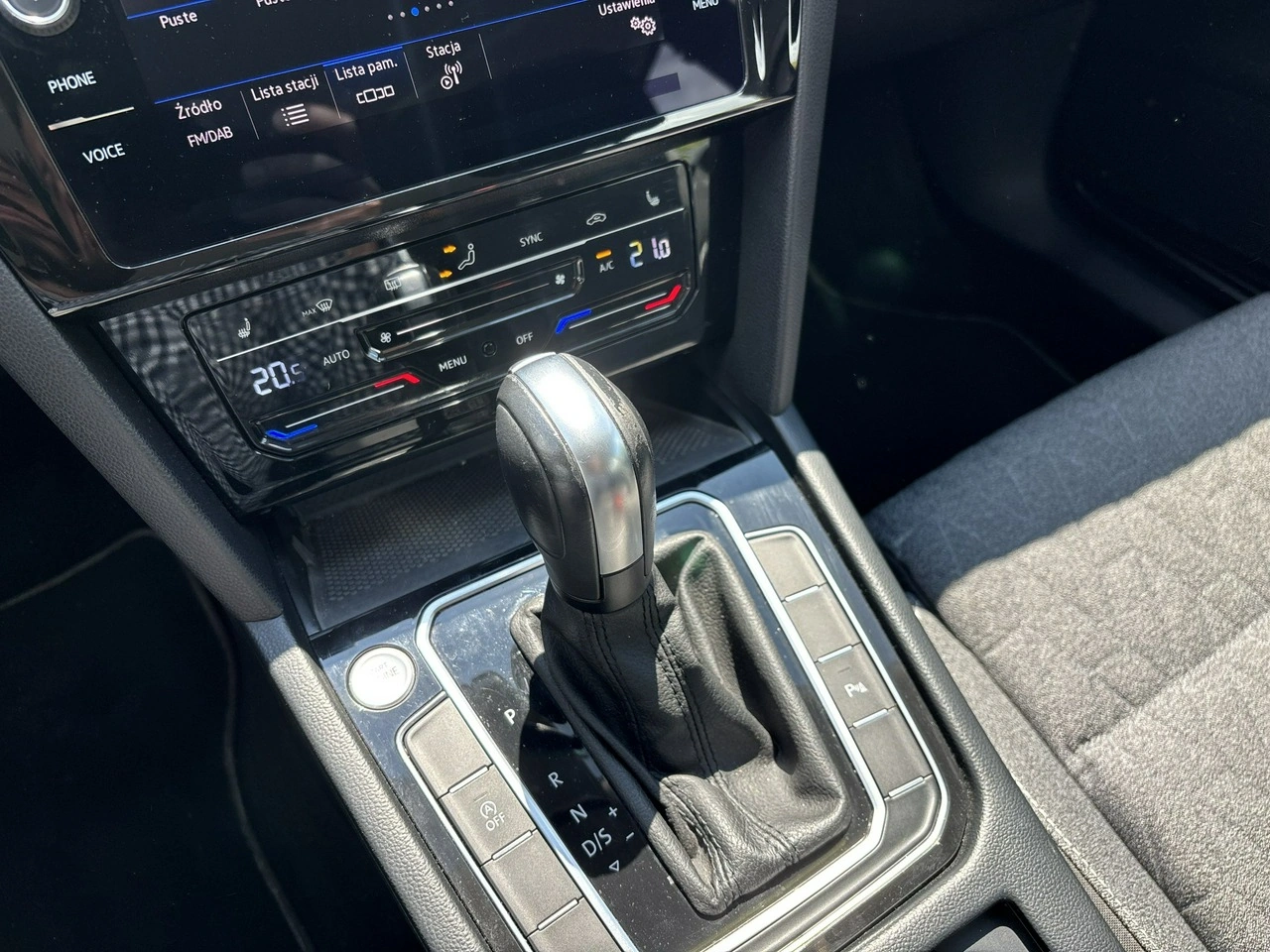 Volkswagen Passat - Zdjęcie 24
