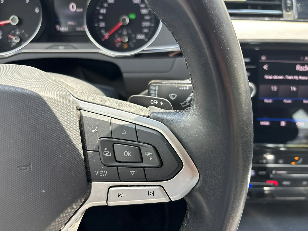 Volkswagen Passat - Zdjęcie 25