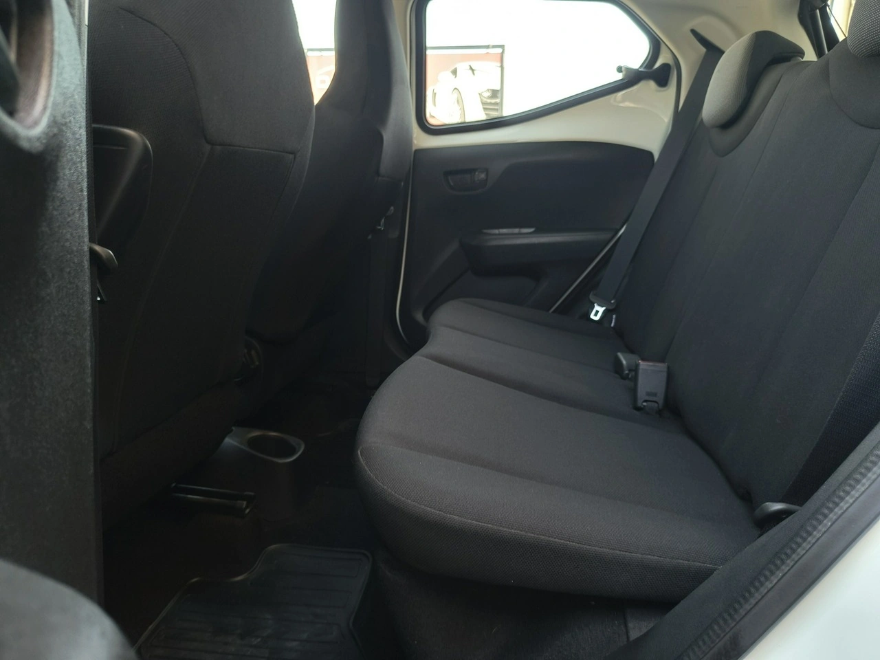 Toyota Aygo - Zdjęcie 13