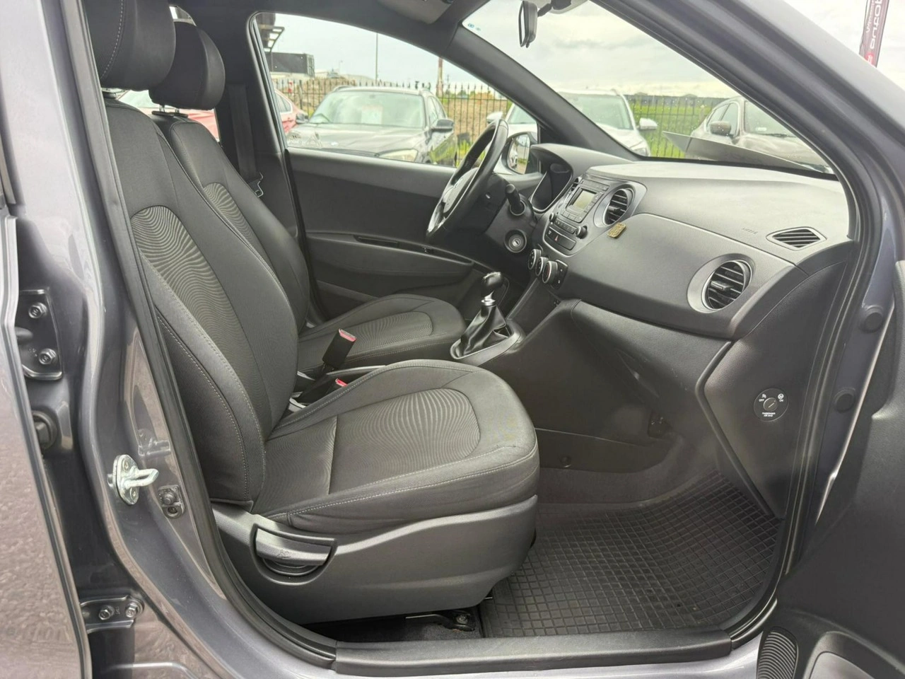 Hyundai i10 - Zdjęcie 13