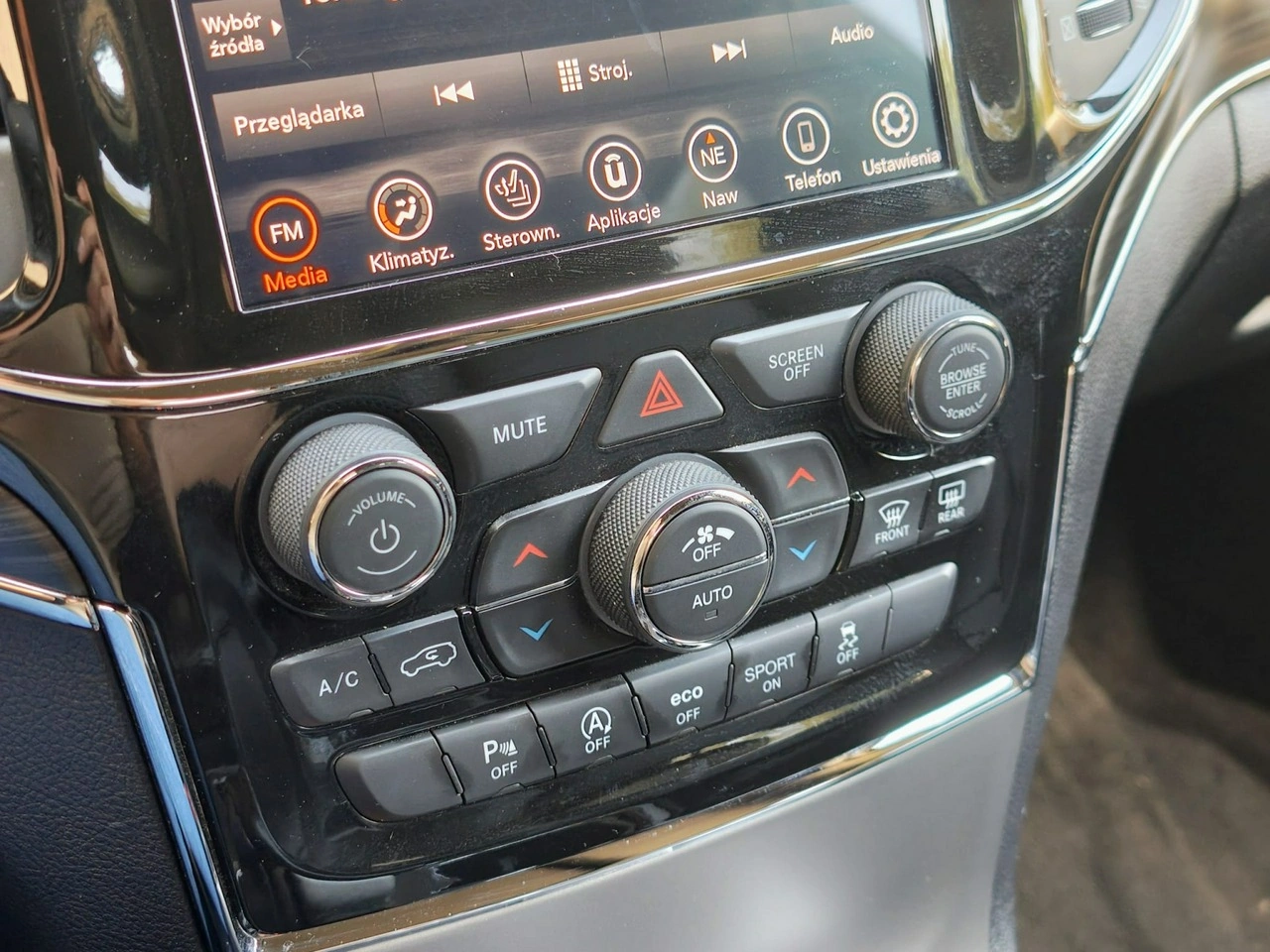 Jeep Grand Cherokee - Zdjęcie 16
