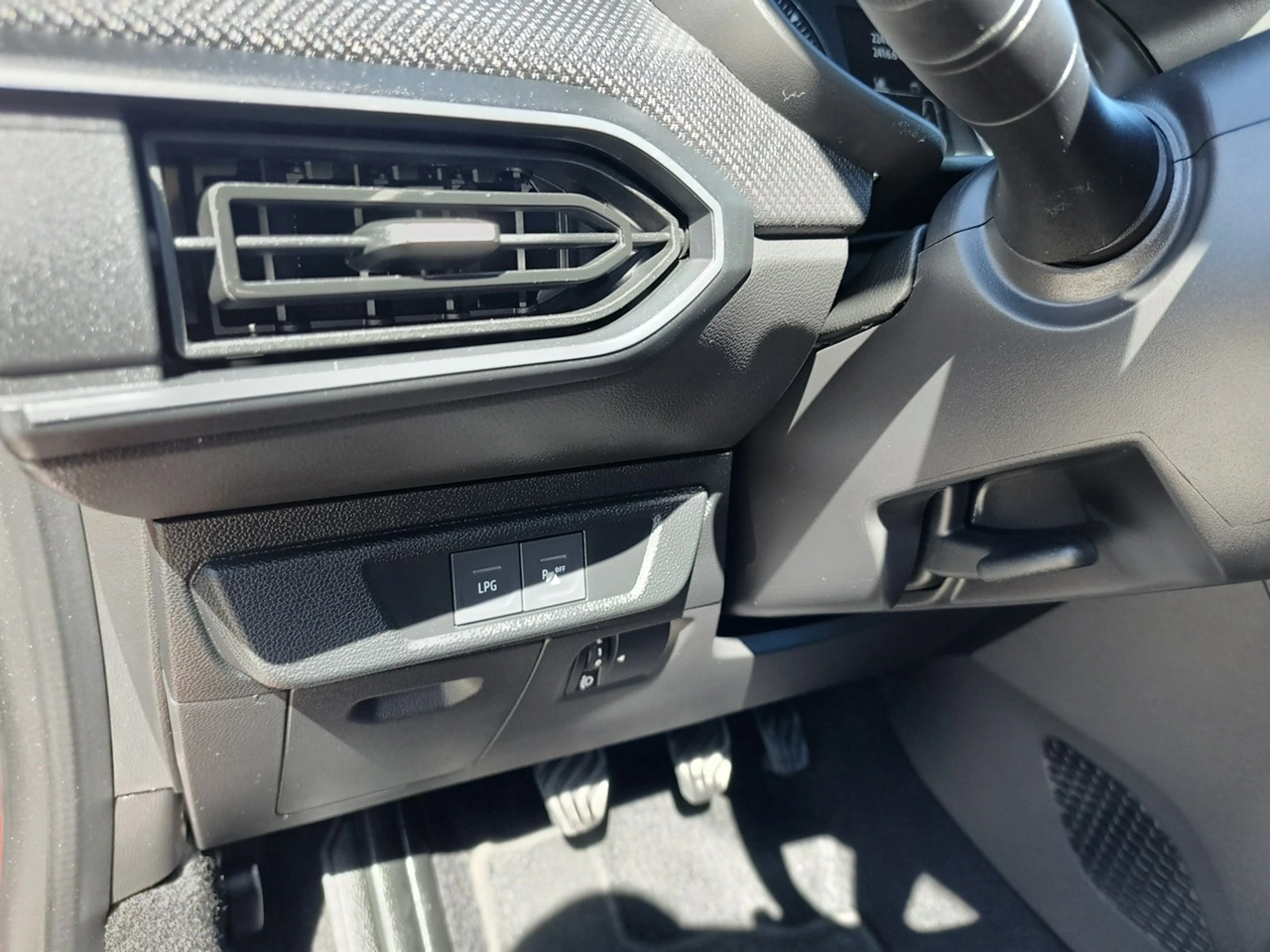 Dacia Sandero - Zdjęcie 11