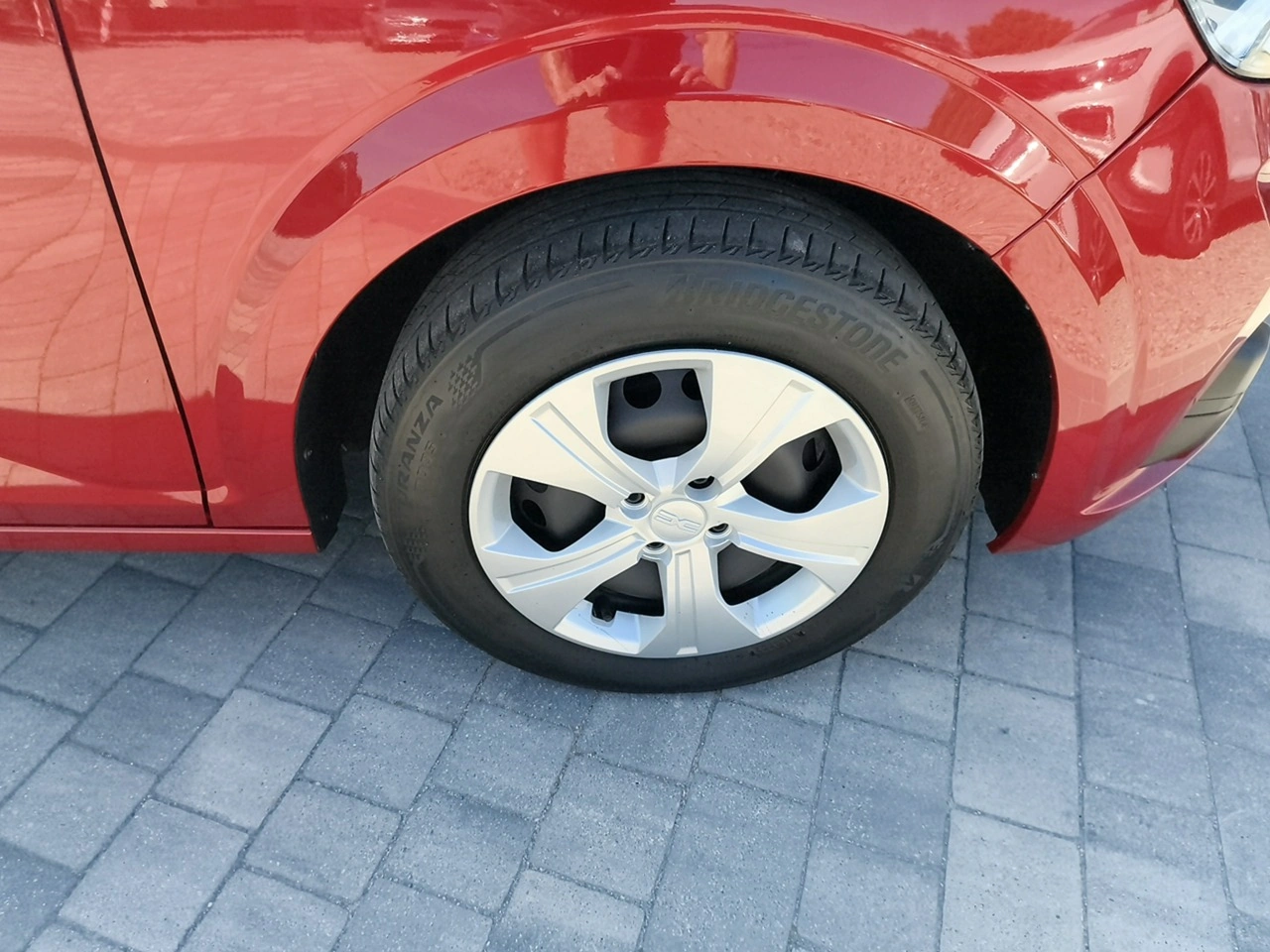 Dacia Sandero - Zdjęcie 32