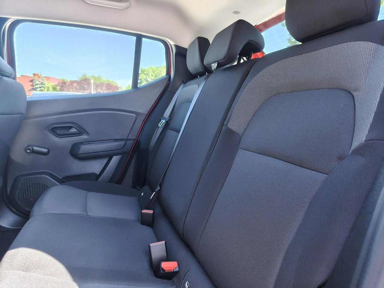Dacia Sandero - Zdjęcie 25