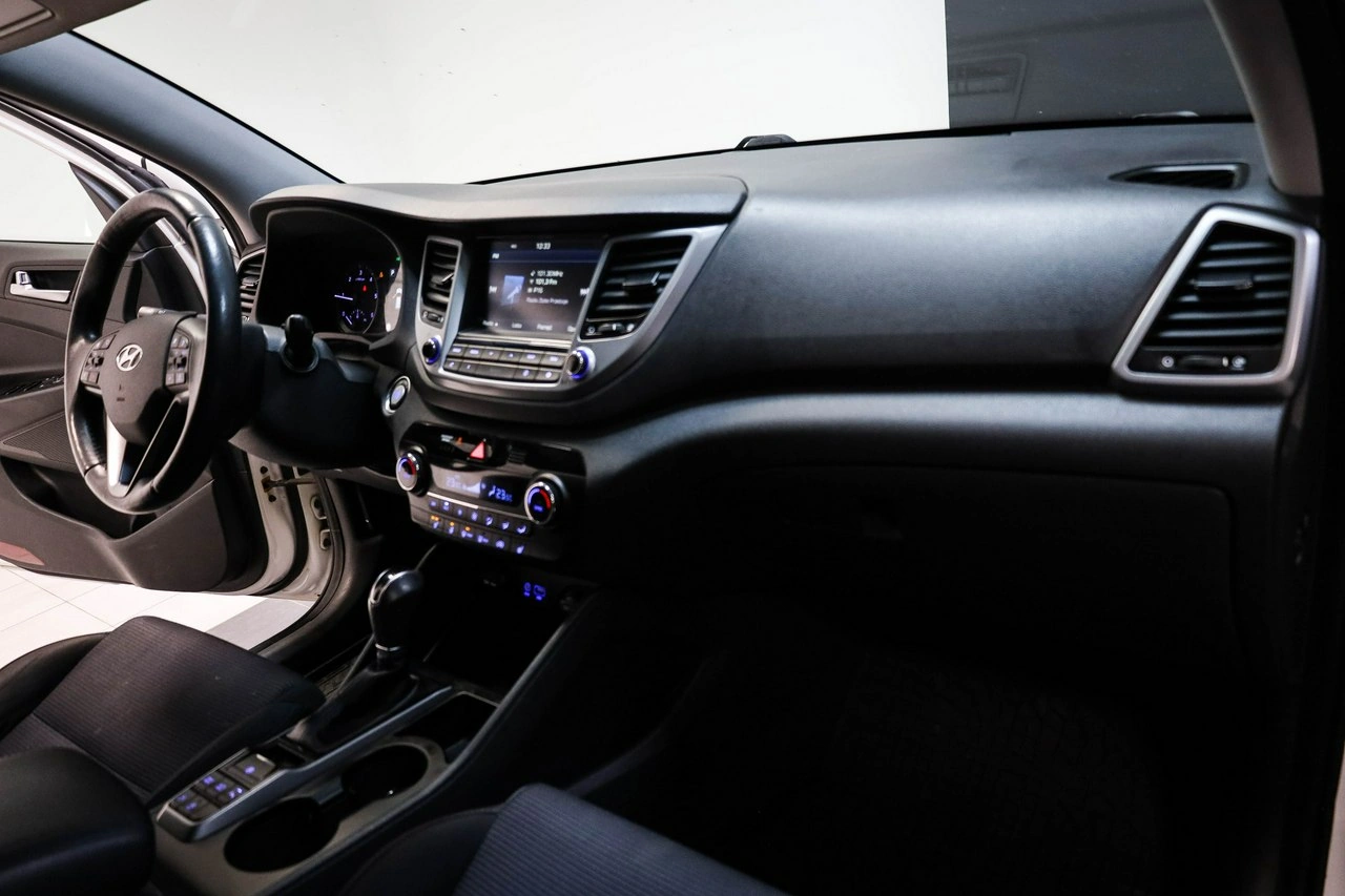 Hyundai Tucson - Zdjęcie 22