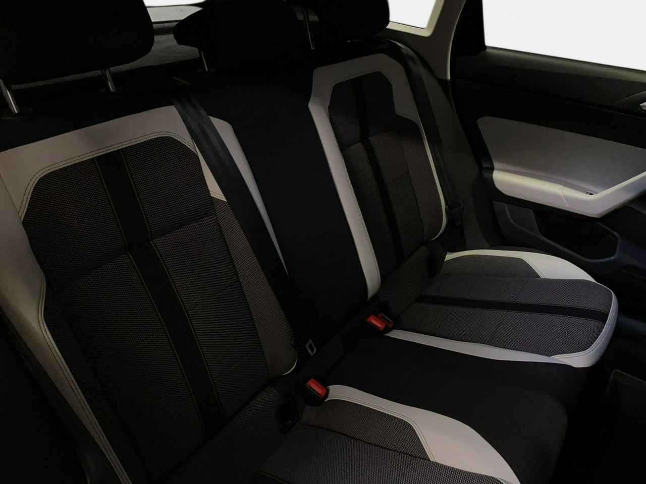 Volkswagen Taigo - Zdjęcie 15
