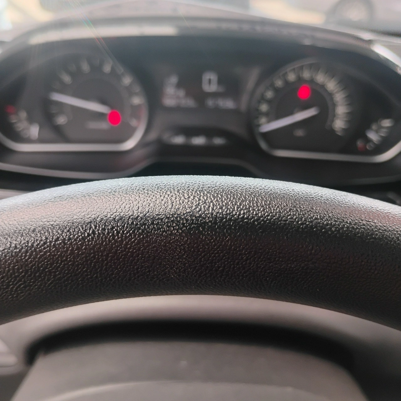 Peugeot 208 - Zdjęcie 9
