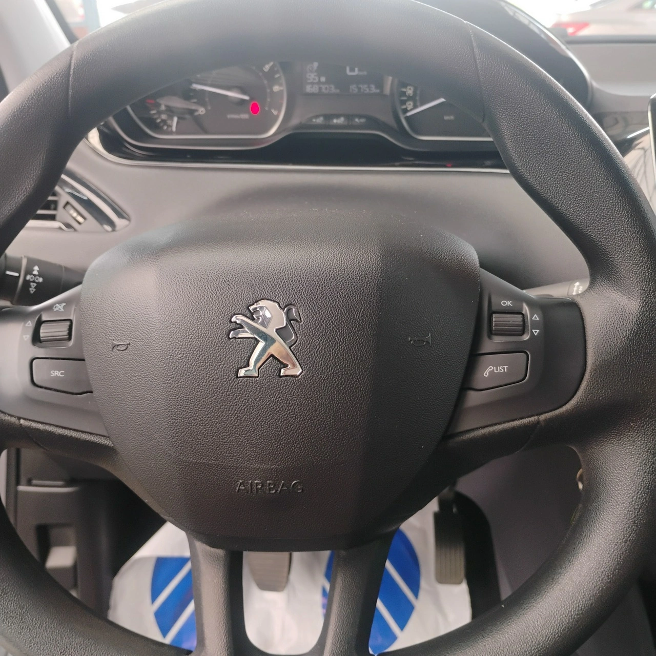 Peugeot 208 - Zdjęcie 10