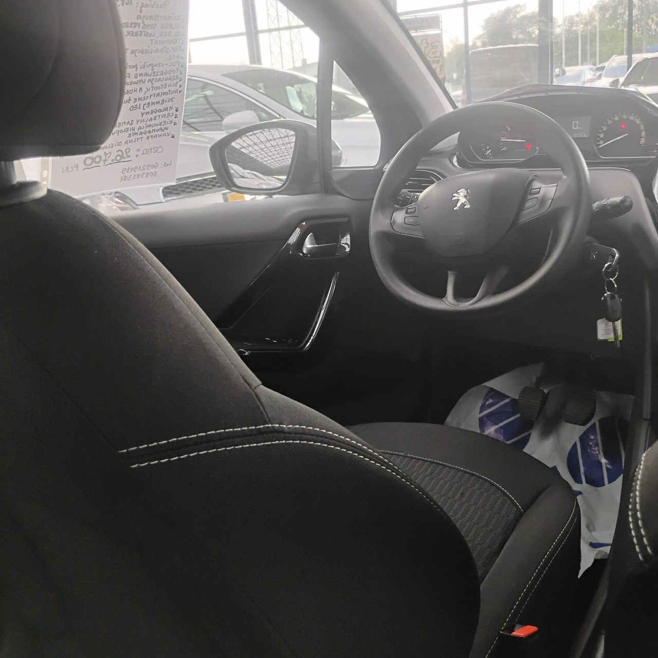 Peugeot 208 - Zdjęcie 29