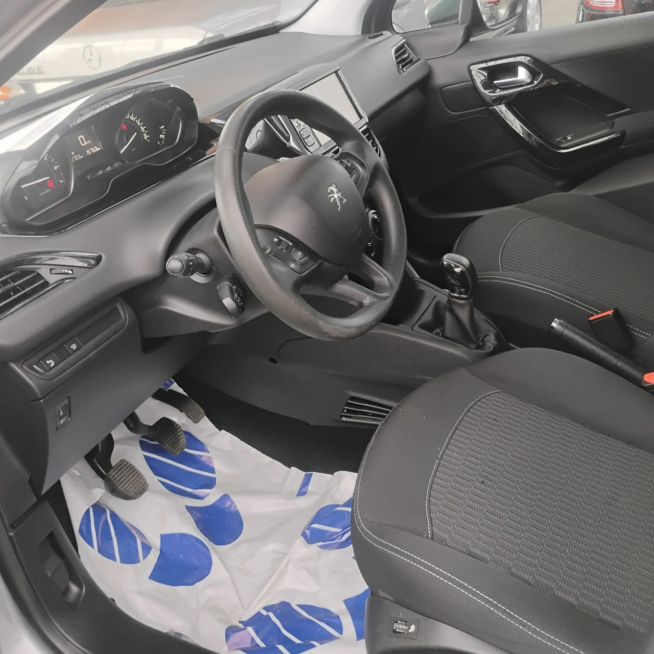 Peugeot 208 - Zdjęcie 24