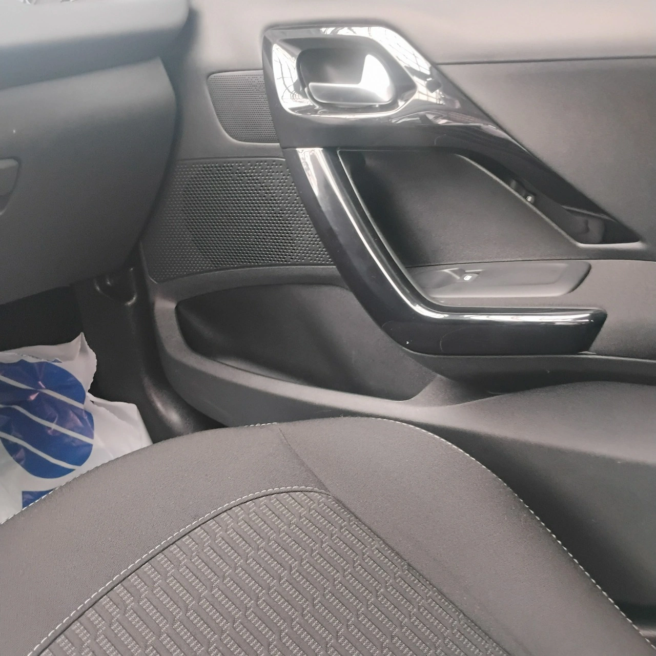 Peugeot 208 - Zdjęcie 19