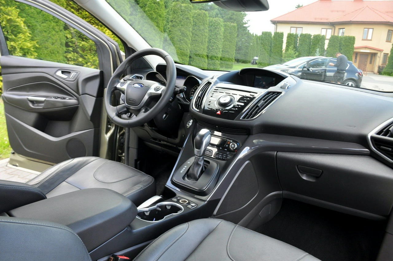 Ford Kuga - Zdjęcie 24