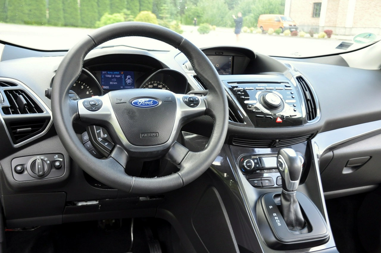 Ford Kuga - Zdjęcie 29