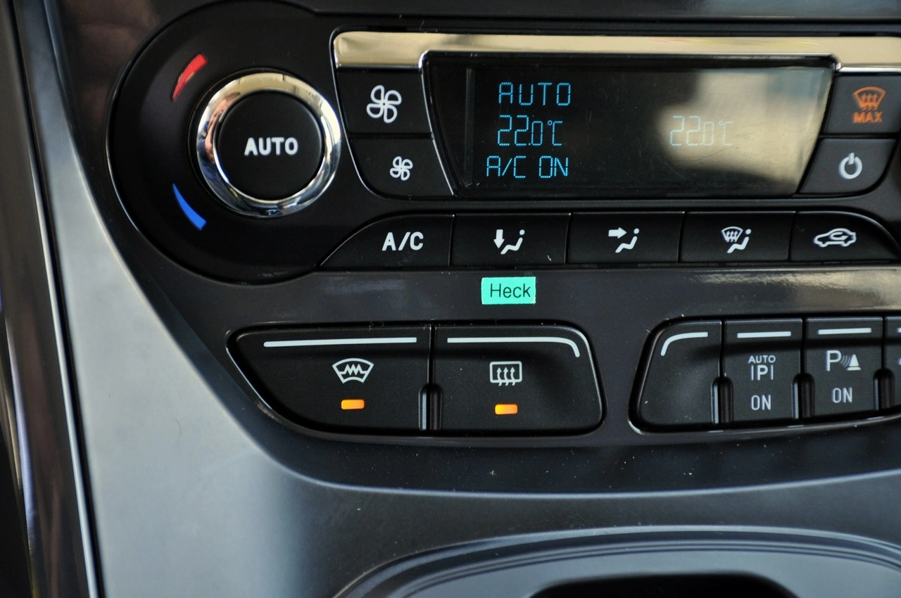 Ford Kuga - Zdjęcie 34