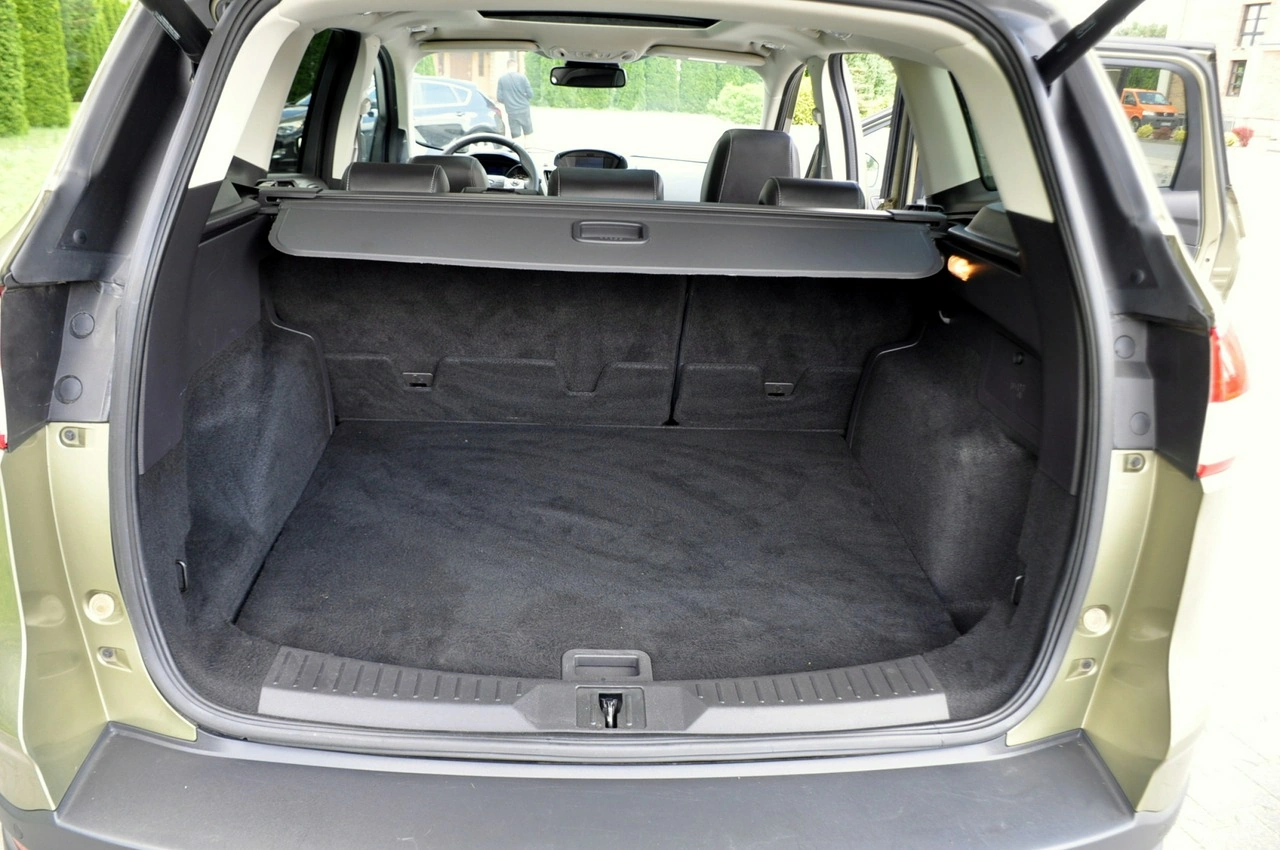 Ford Kuga - Zdjęcie 37