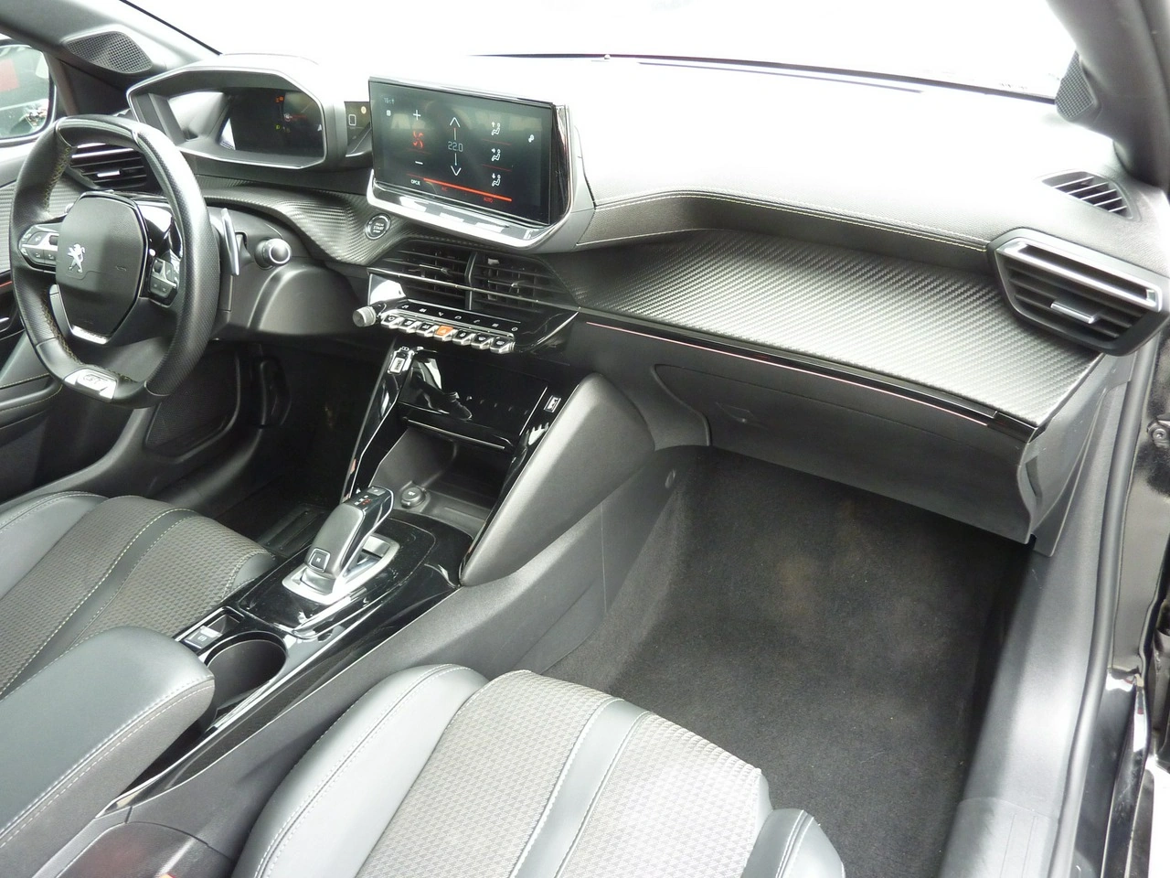 Peugeot 208 - Zdjęcie 13