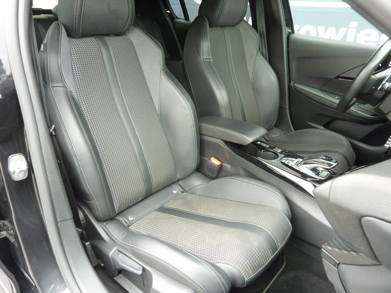 Peugeot 208 - Zdjęcie 14