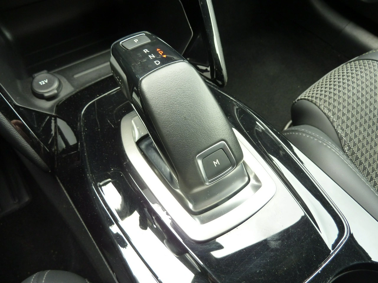 Peugeot 208 - Zdjęcie 29