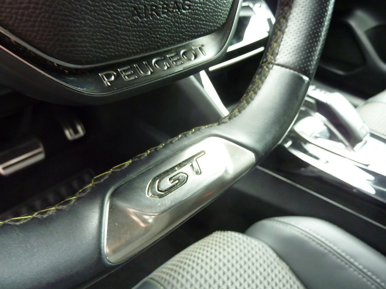 Peugeot 208 - Zdjęcie 33