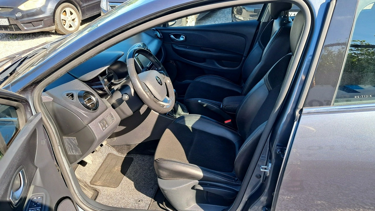 Renault Clio - Zdjęcie 24