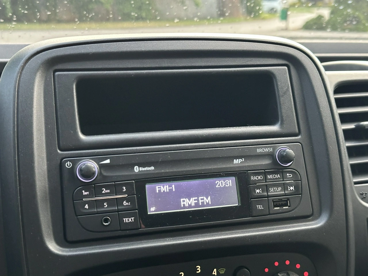 Opel Vivaro - Zdjęcie 15