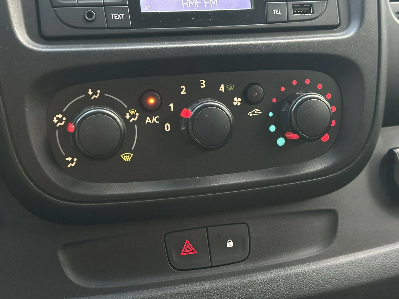 Opel Vivaro - Zdjęcie 16