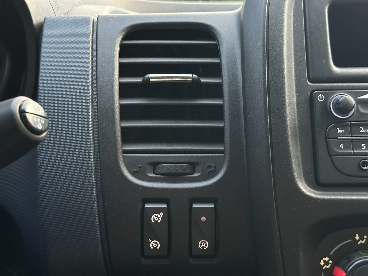 Opel Vivaro - Zdjęcie 17