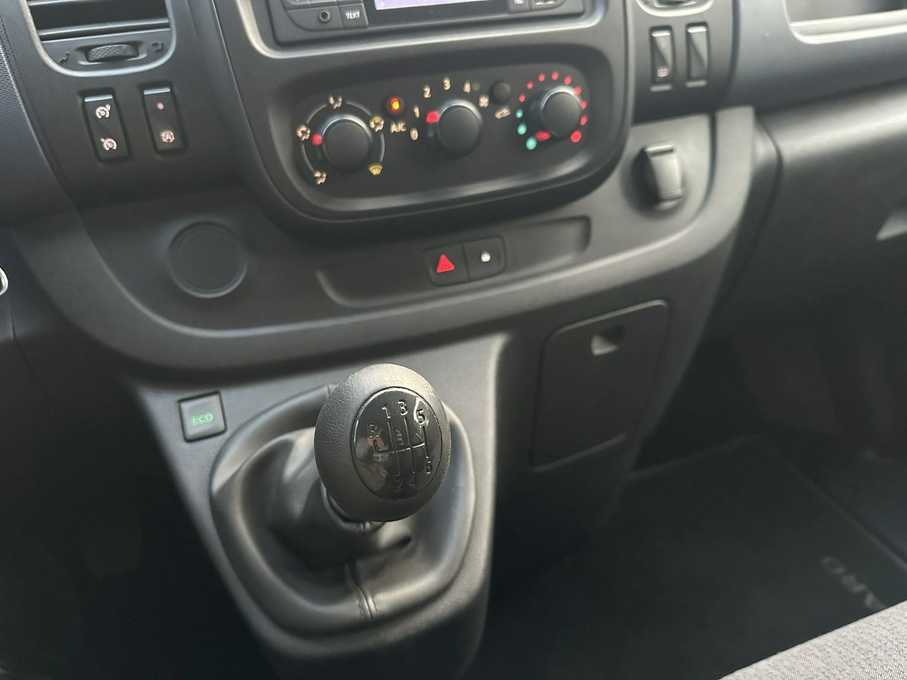 Opel Vivaro - Zdjęcie 19