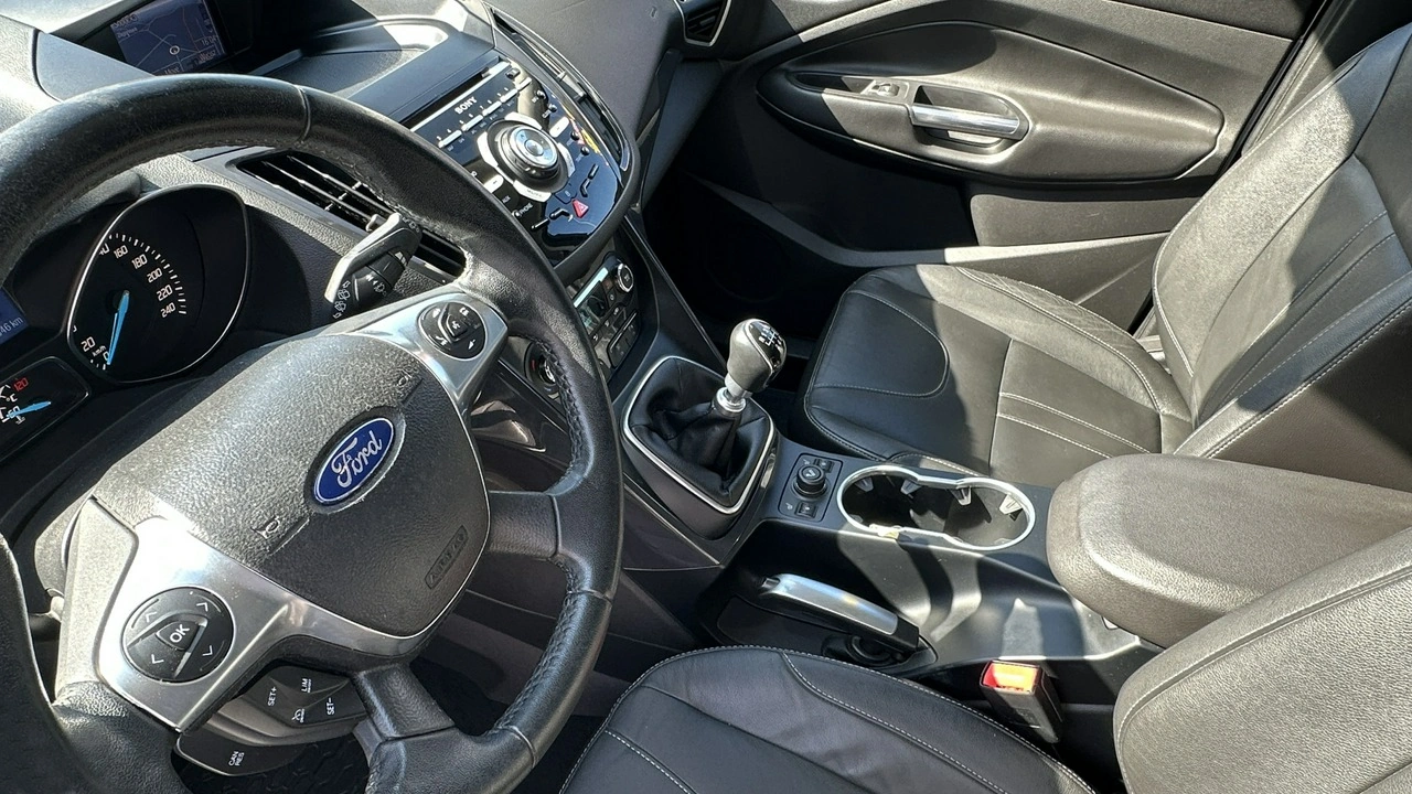 Ford Kuga - Zdjęcie 24