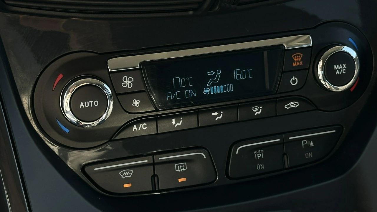 Ford Kuga - Zdjęcie 27