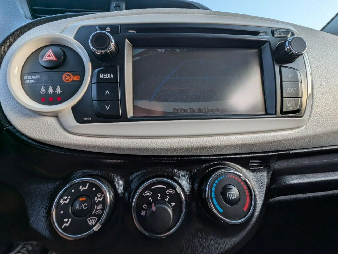 Toyota Yaris - Zdjęcie 14