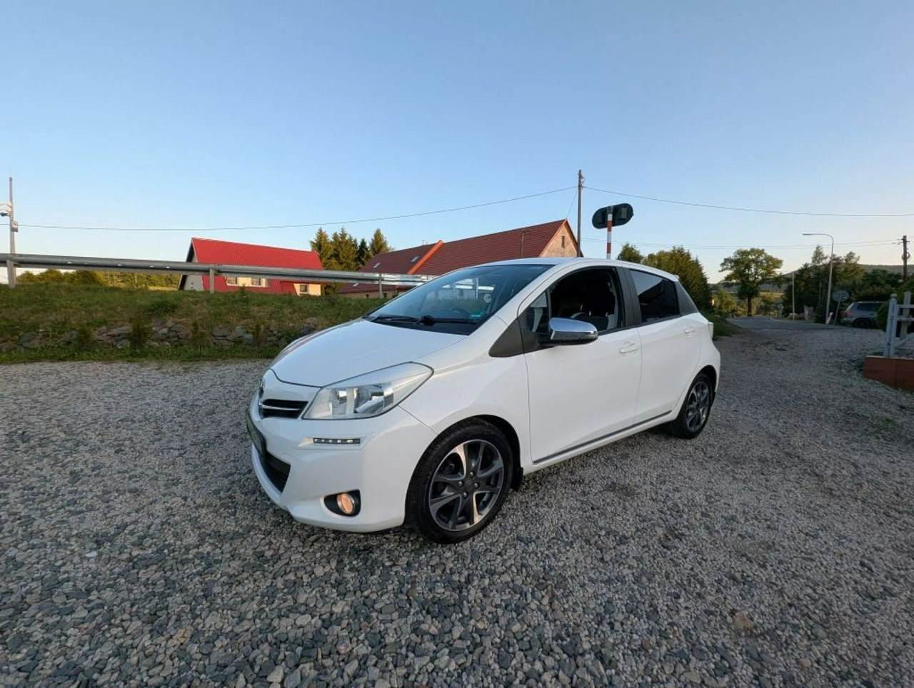 Toyota Yaris - Zdjęcie 2