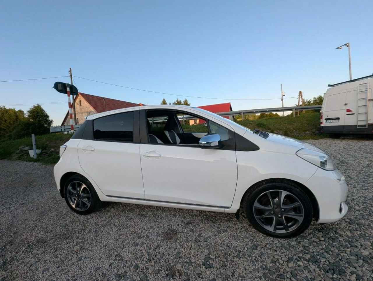 Toyota Yaris - Zdjęcie 3