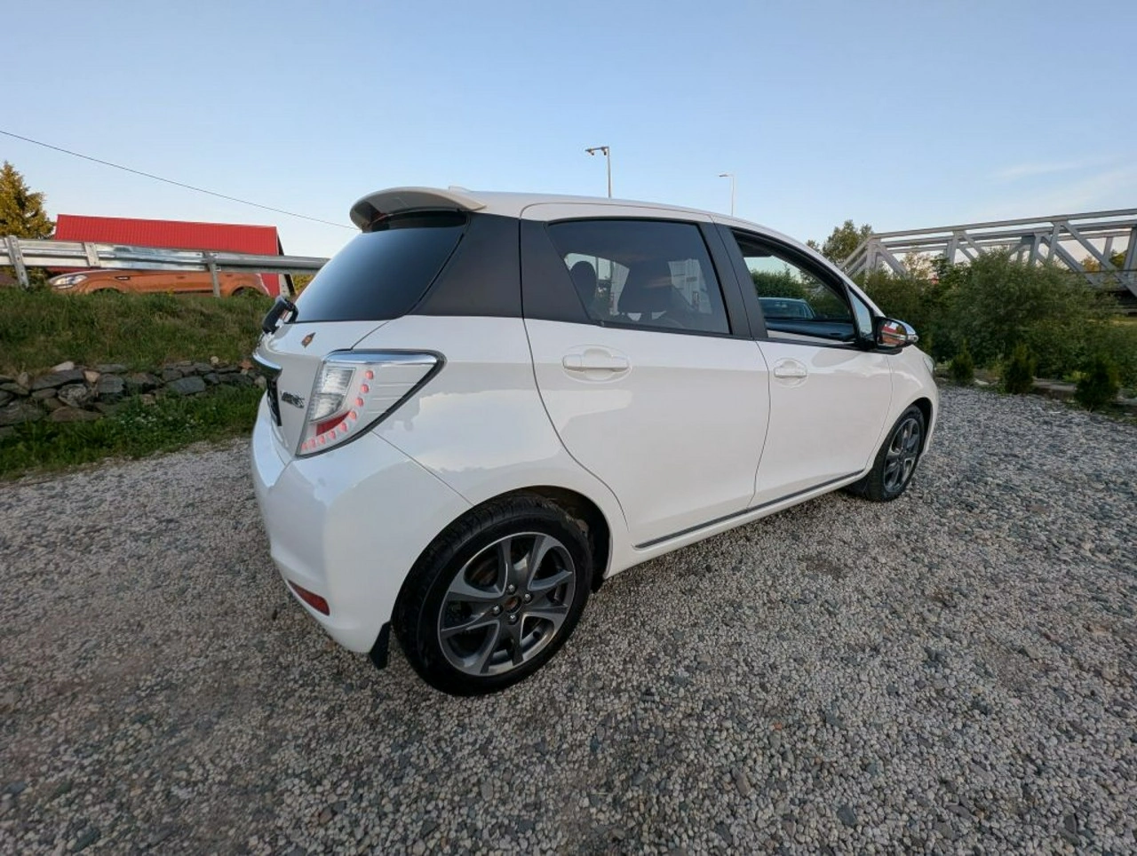 Toyota Yaris - Zdjęcie 6