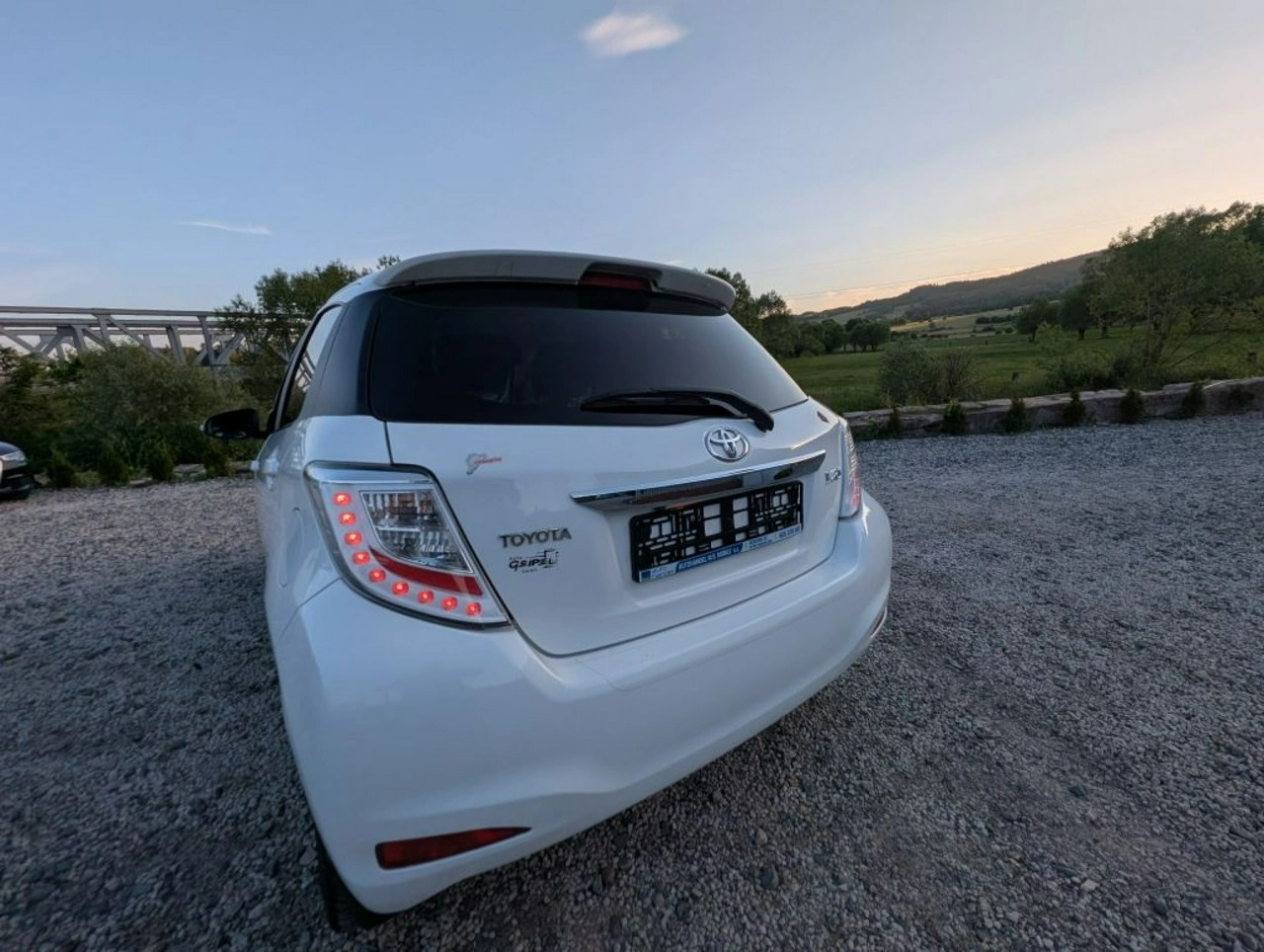 Toyota Yaris - Zdjęcie 8