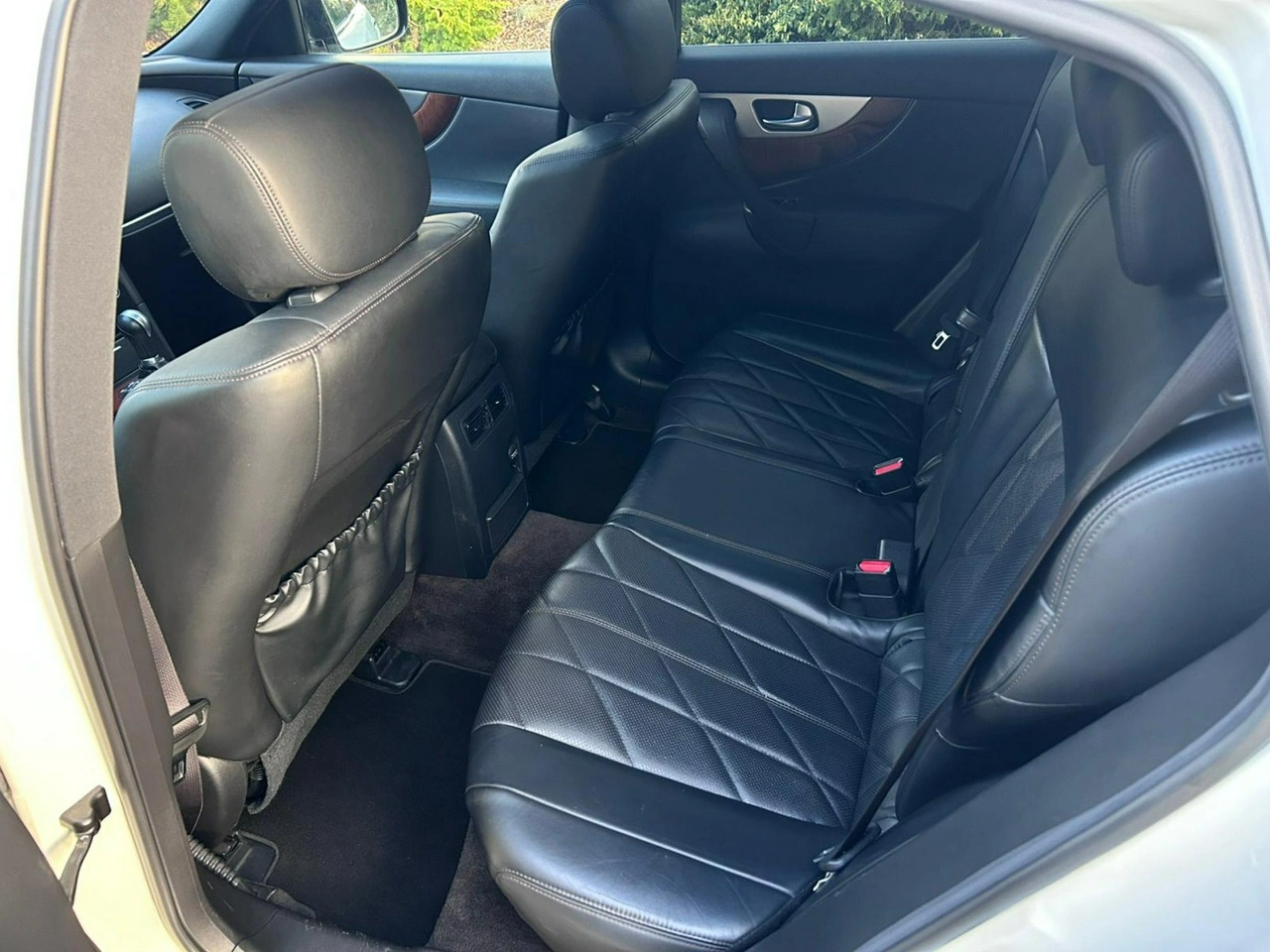 Infiniti QX70 - Zdjęcie 11